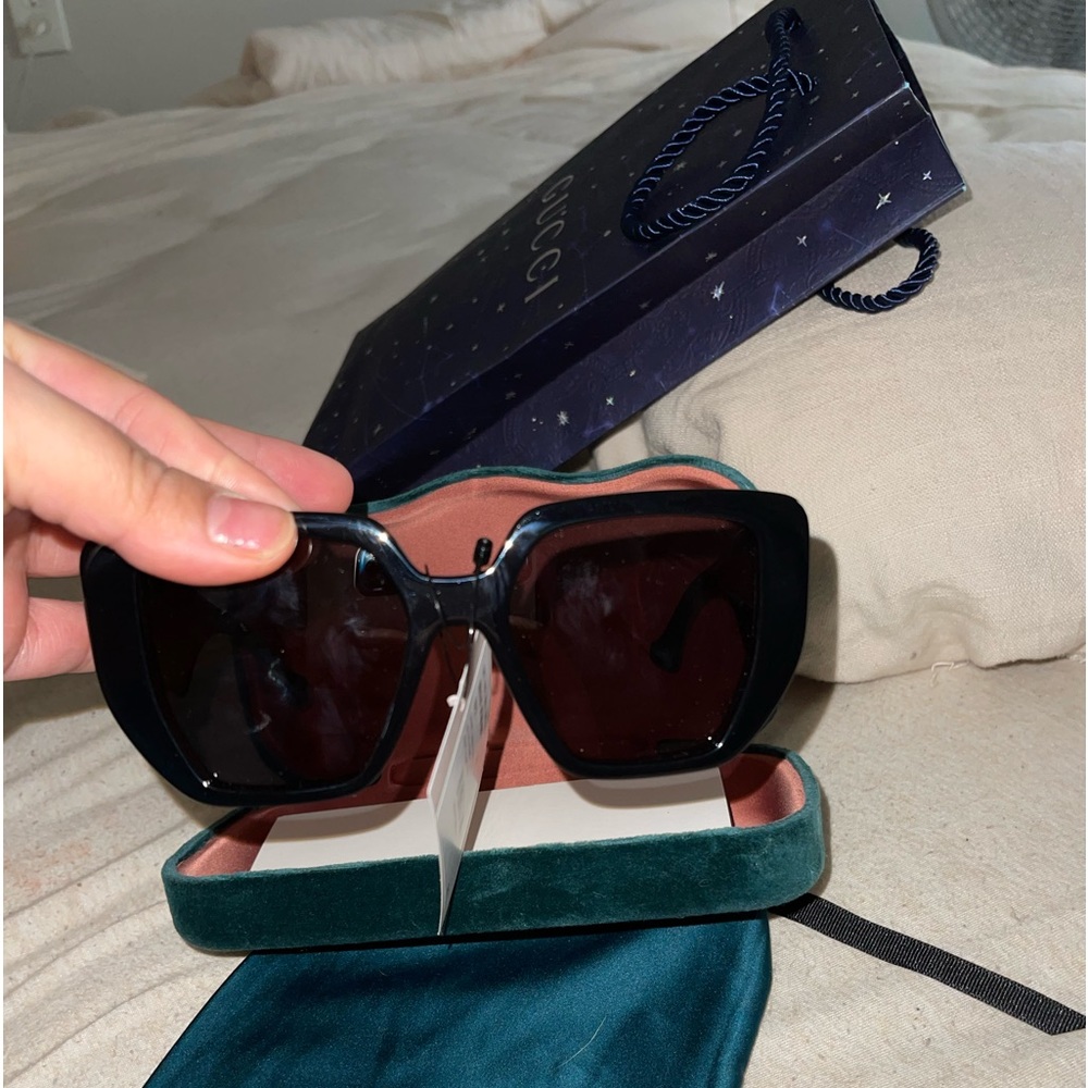 Rectangular Gucci sunglasses